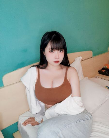 美女草b_超清在线观看完整版