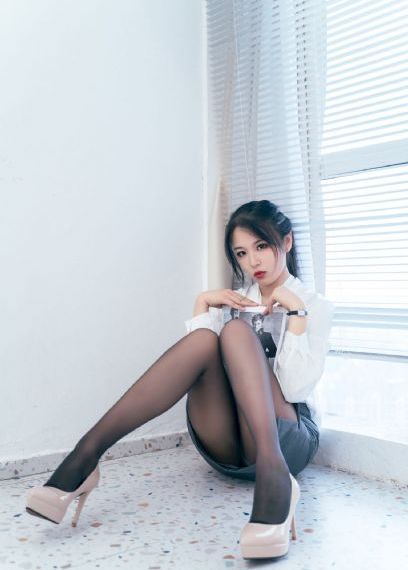 真紧h嘶爽老子尿h_国语配音超清
