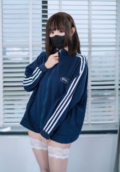 和爸爸kiss歌曲高清免费观看中文_国产在线观看